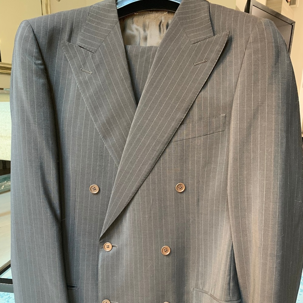 Super High End Zegna Brown Striped Suit (42R/52)